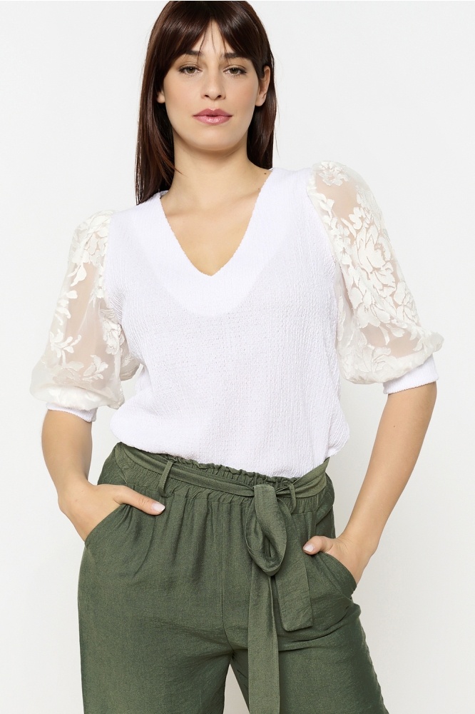 LolaLiza witte dames t-shirt | Model vooraanzicht