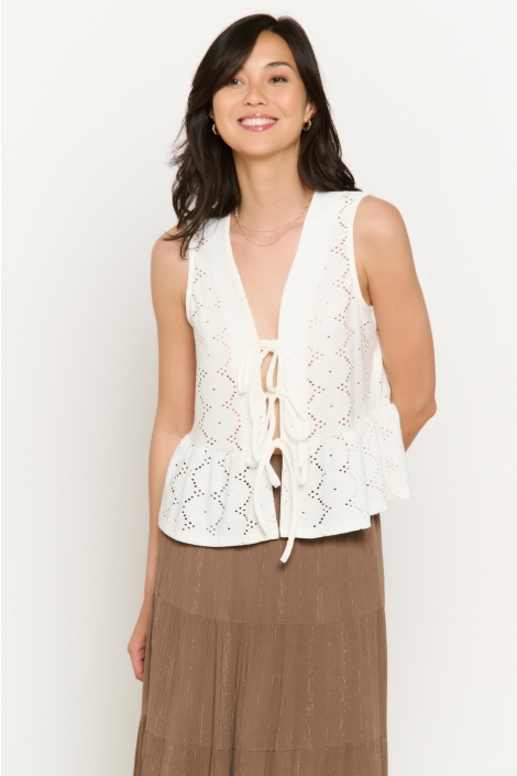LolaLiza witte dames blouse | Model vooraanzicht