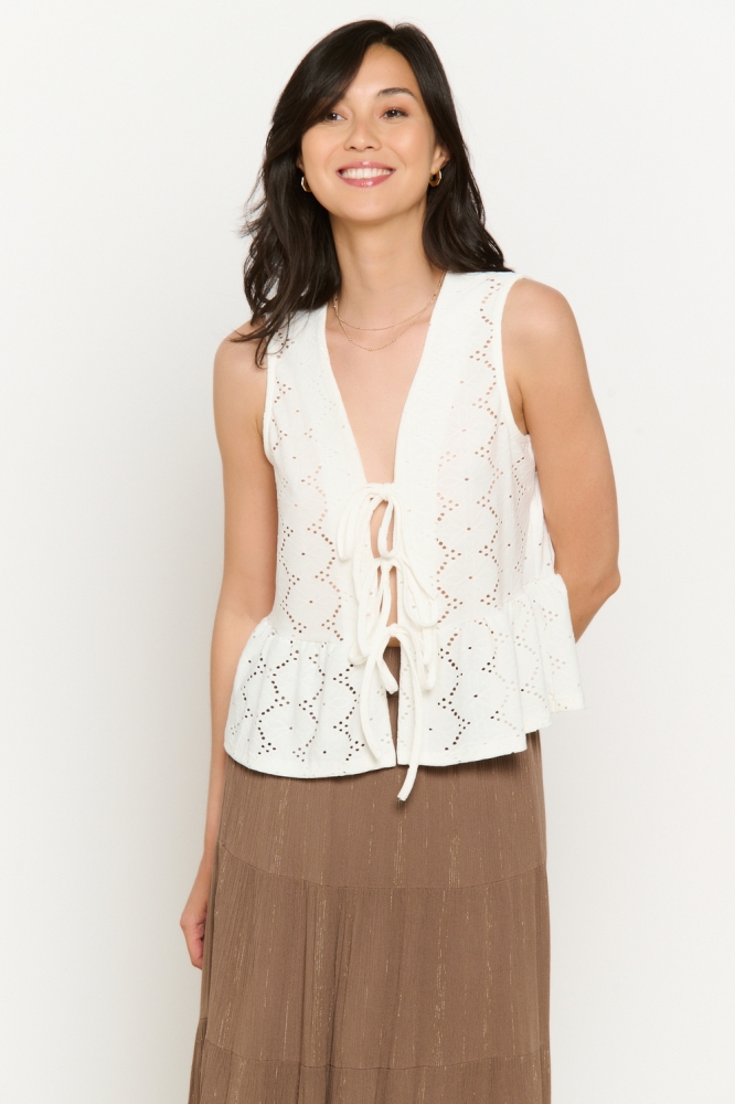 LolaLiza witte dames blouse | Model vooraanzicht