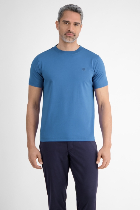 Lerros blauwe heren t-shirt | Model vooraanzicht