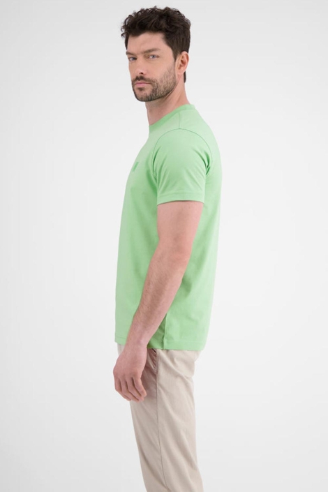 Lerros groene heren t-shirt | Model zijaanzicht