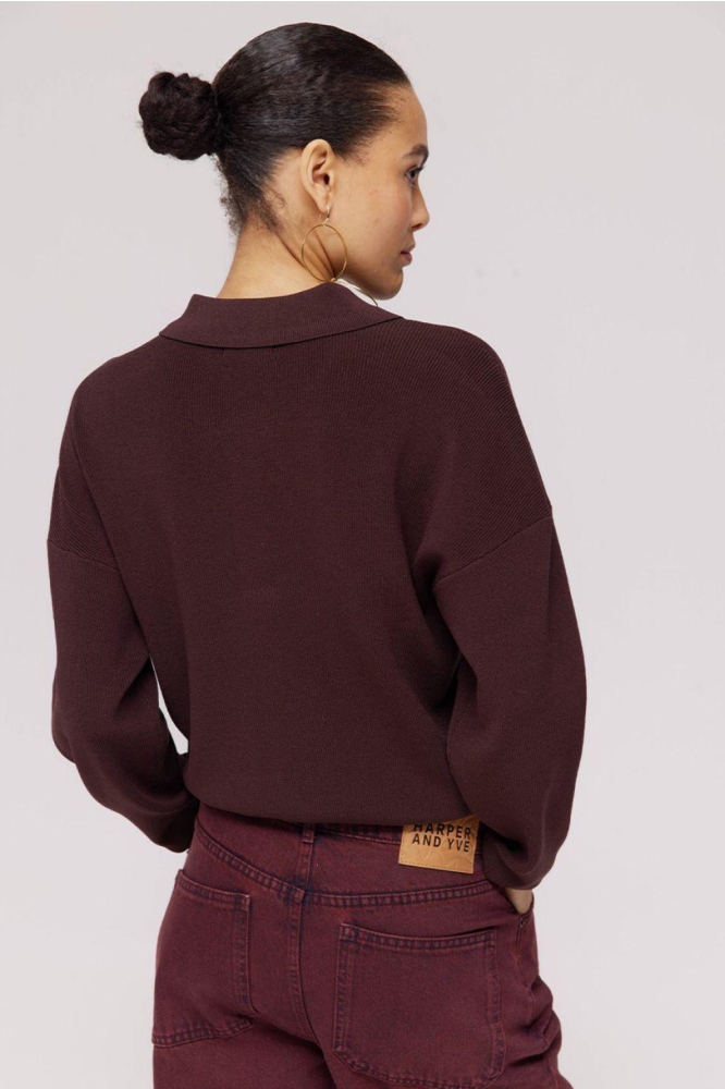 Harper & Yve bordeaux dames trui | Model achteraanzicht