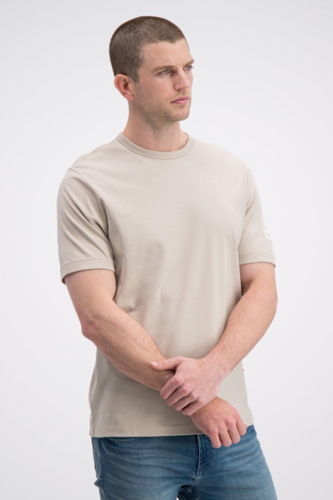 Gabbiano beige heren t-shirt | Model vooraanzicht