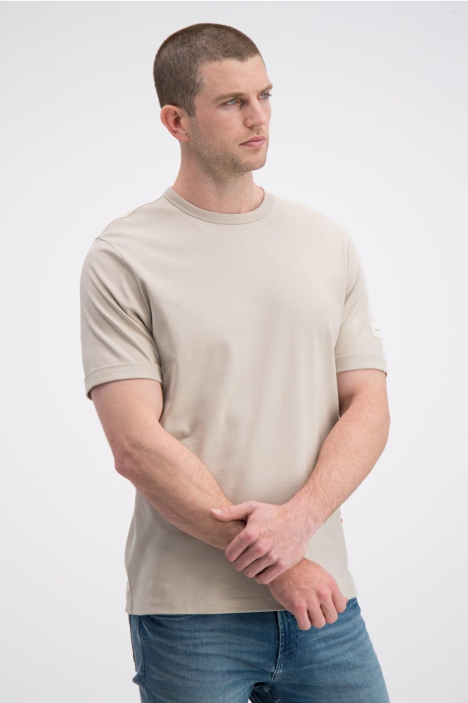 Gabbiano beige heren t-shirt | Model vooraanzicht