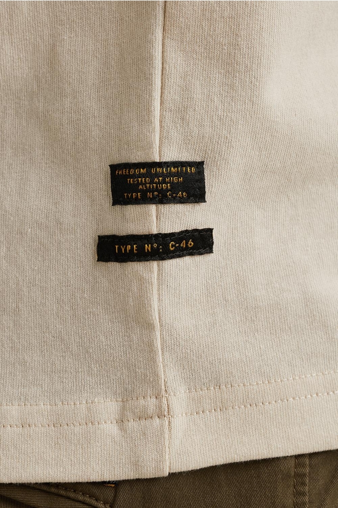 PME legend beige heren t-shirt | Close up