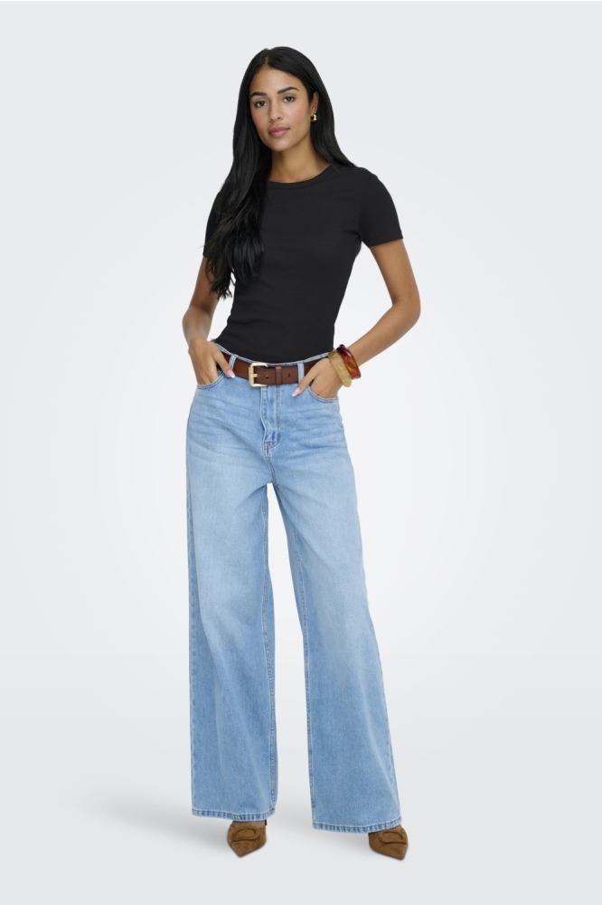 Only zwarte dames t-shirt | Model