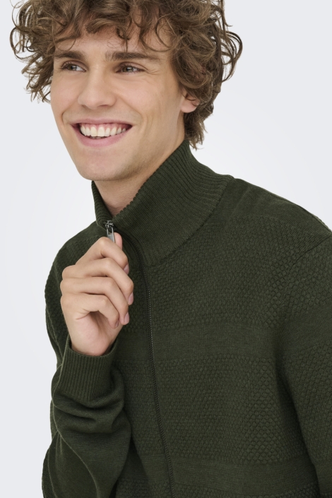 Only & Sons groene heren vest | Close up
