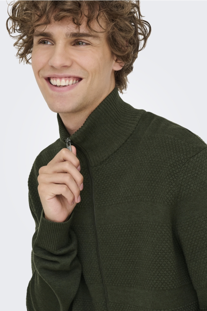 Only & Sons groene heren vest | Close up