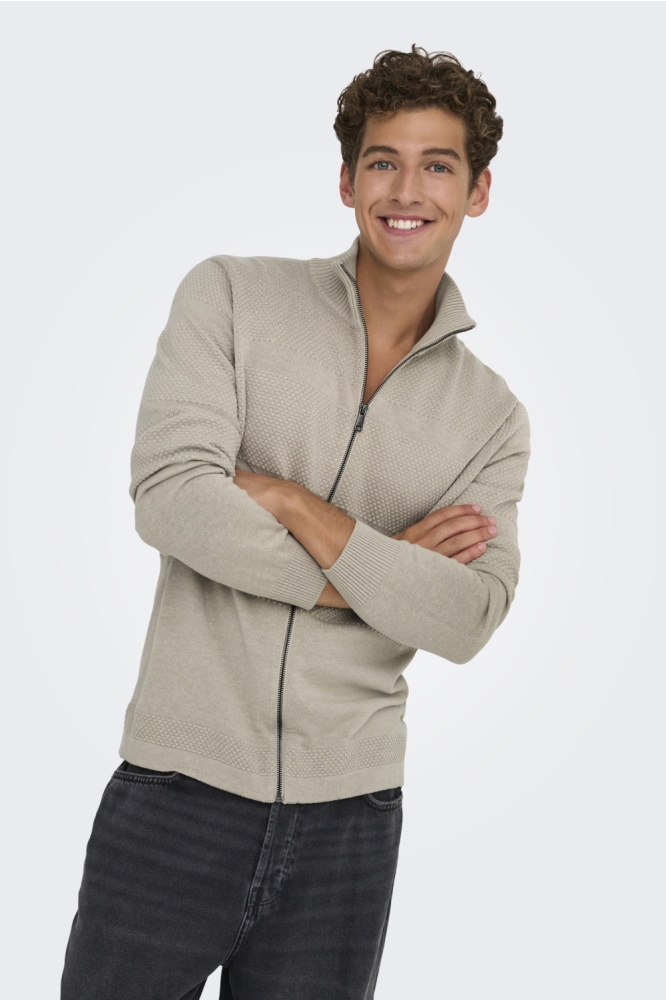 Only & Sons beige heren vest | Model vooraanzicht