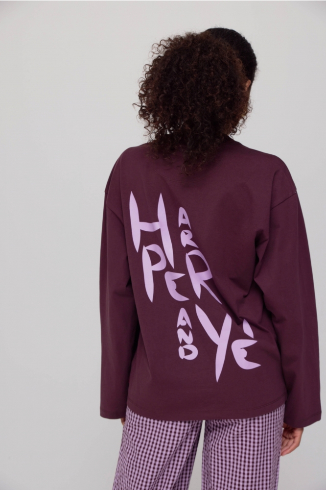Harper & Yve bruine dames t-shirt | Model achteraanzicht