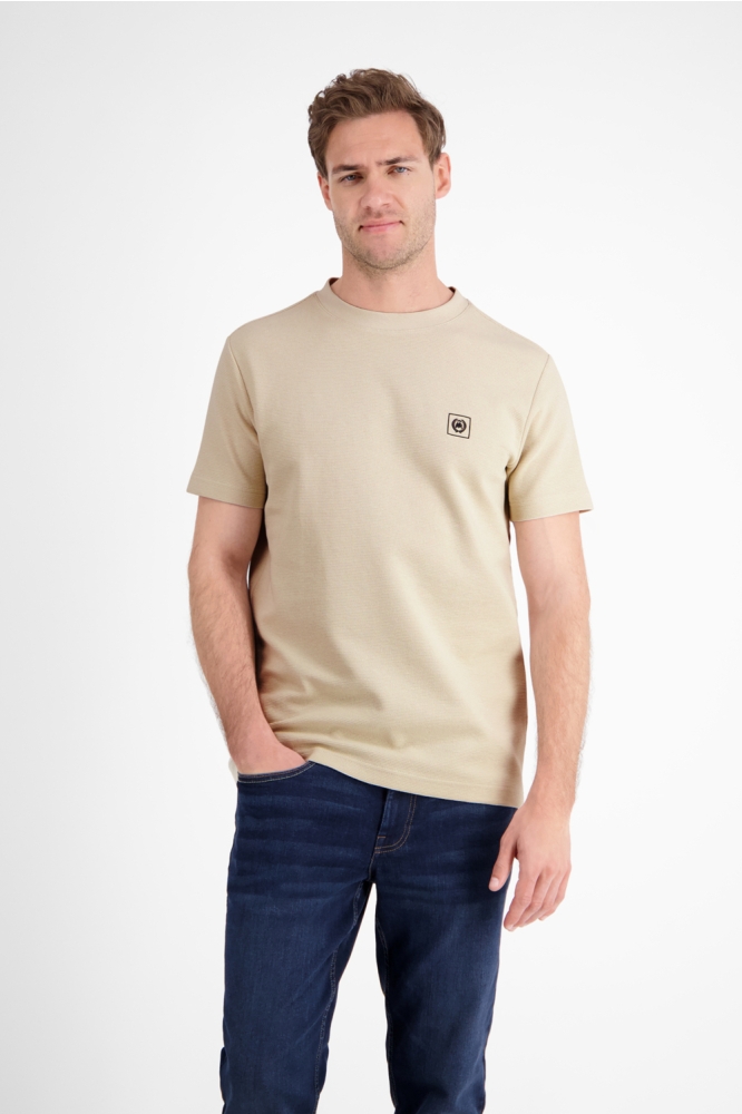 Lerros beige heren t-shirt | Model vooraanzicht