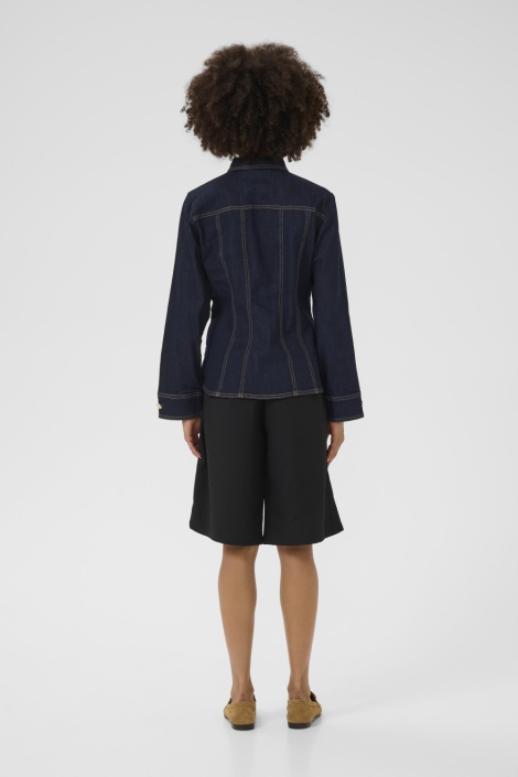 Culture blauwe dames blouse | Model achteraanzicht