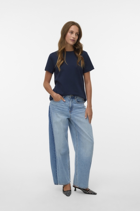 Vero Moda blauwe dames t-shirt | Model vooraanzicht
