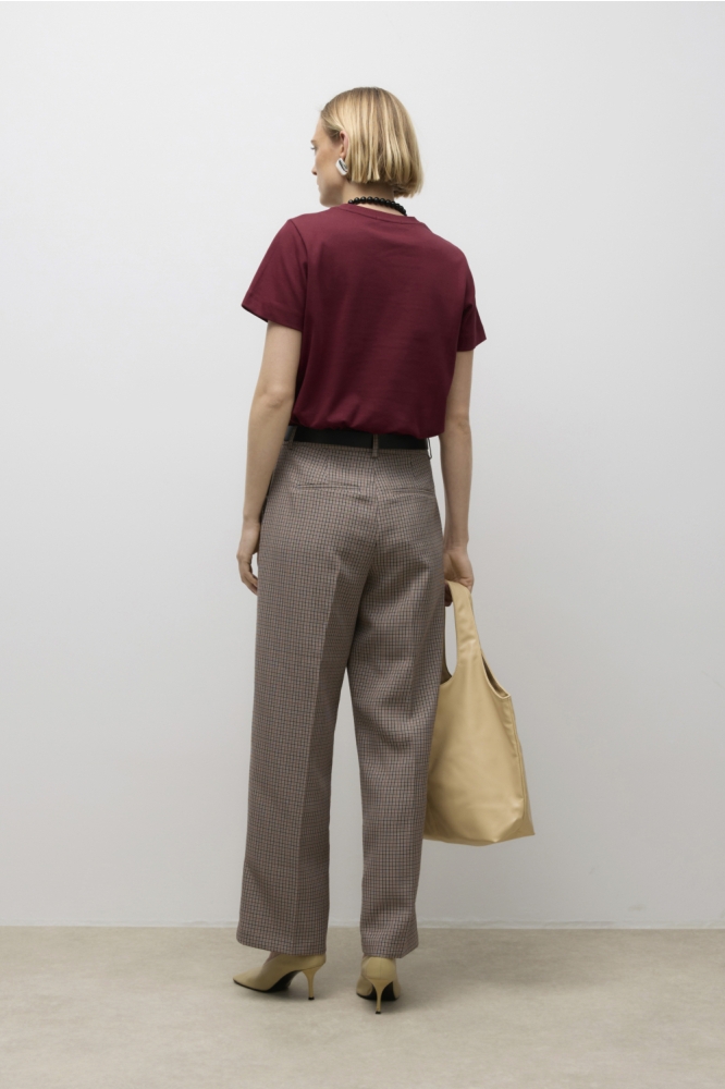Vero Moda bordeaux dames t-shirt | Model achteraanzicht