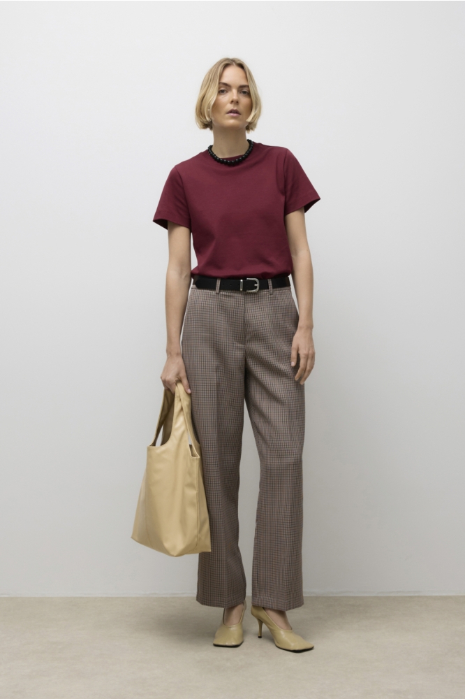 Vero Moda bordeaux dames t-shirt | Model vooraanzicht
