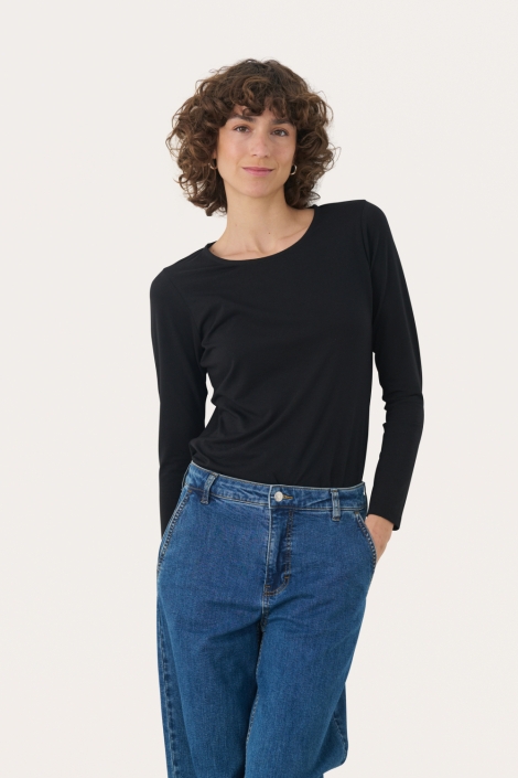 Part Two zwarte dames t-shirt | Model vooraanzicht