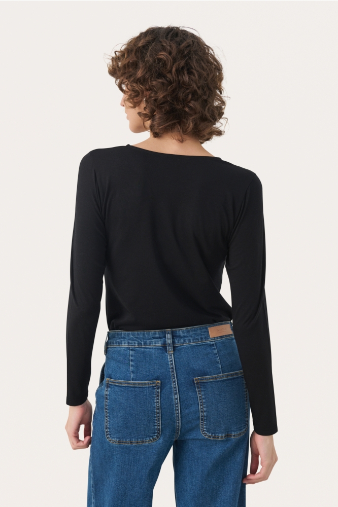 Part Two zwarte dames t-shirt | Model achteraanzicht
