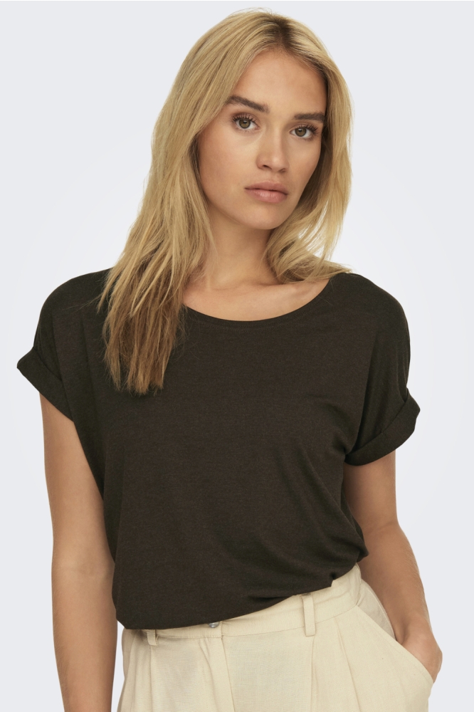 Only bruine dames t-shirt | Model vooraanzicht