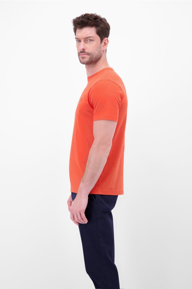 Lerros oranje heren t-shirt | Model zijaanzicht