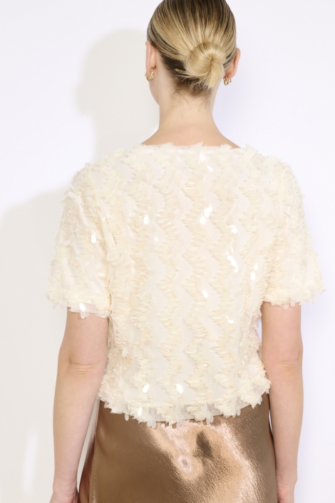 LolaLiza beige dames t-shirt | Model achteraanzicht