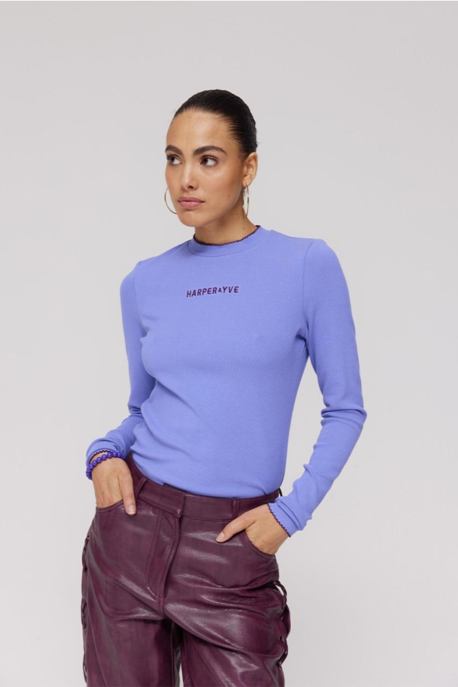 Harper & Yve blauwe dames t-shirt | Model vooraanzicht