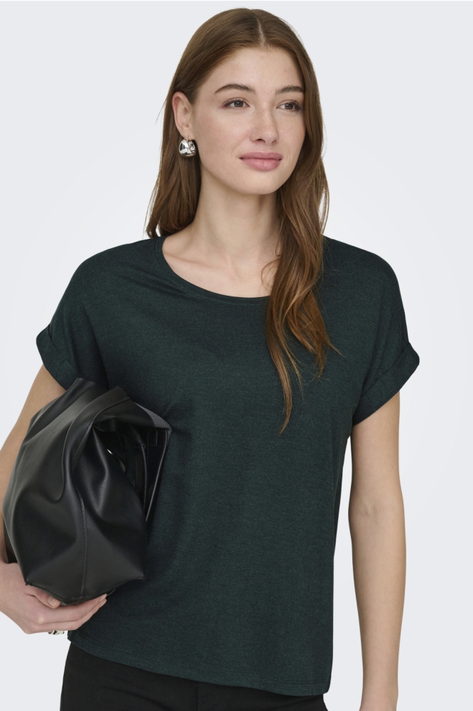Only groene dames t-shirt | Model