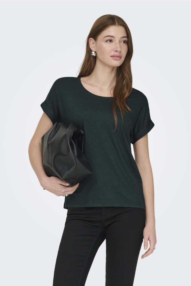 Only groene dames t-shirt | Model
