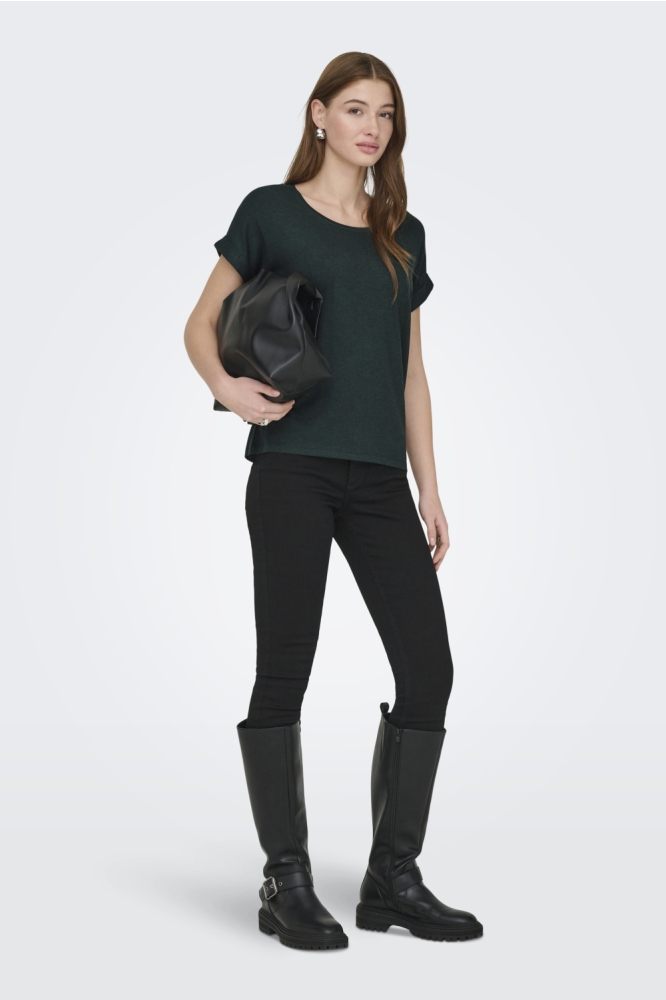 Only groene dames t-shirt | Model vooraanzicht