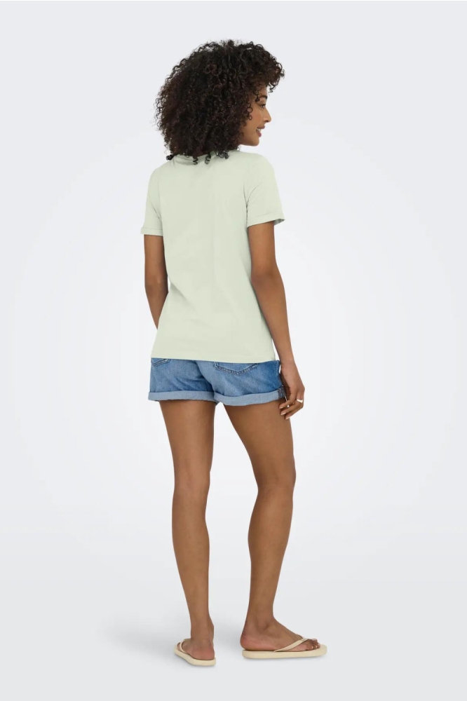 Only groene dames t-shirt | Model