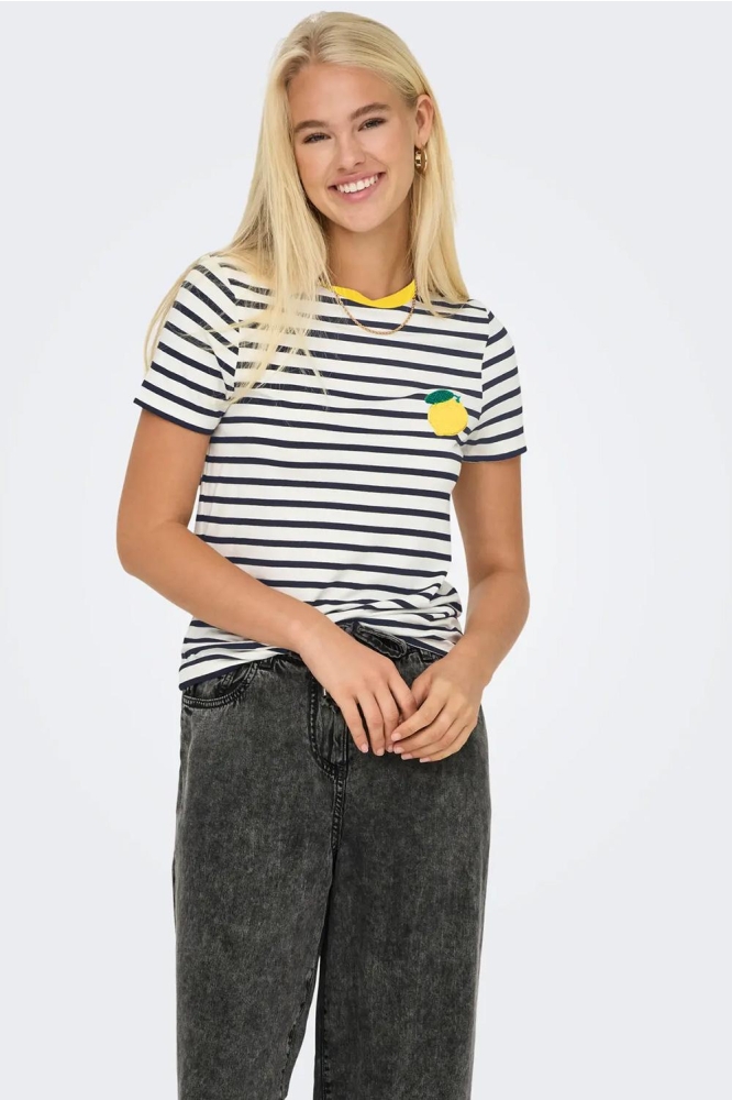 Only witte dames t-shirt | Model vooraanzicht