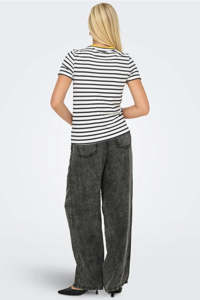 Only witte dames t-shirt | Model