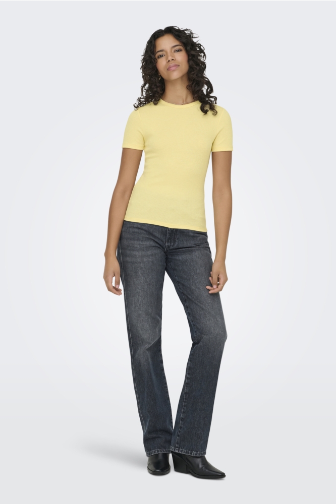 Only gele dames t-shirt | Model