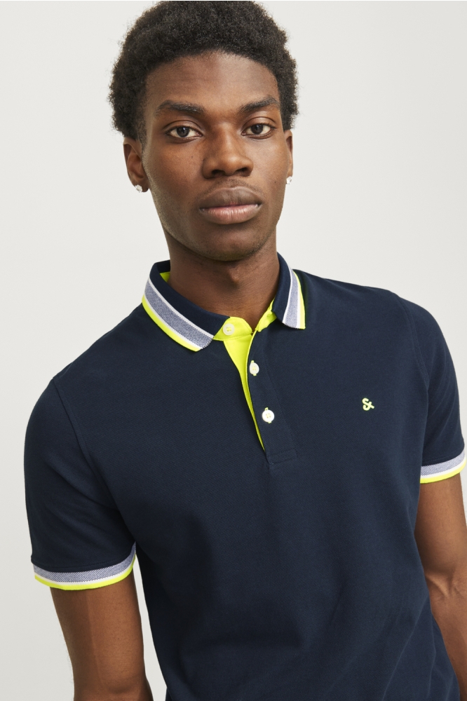 JJEPAULOS POLO SS NOOS 12136668 DARK NAVY/NEON