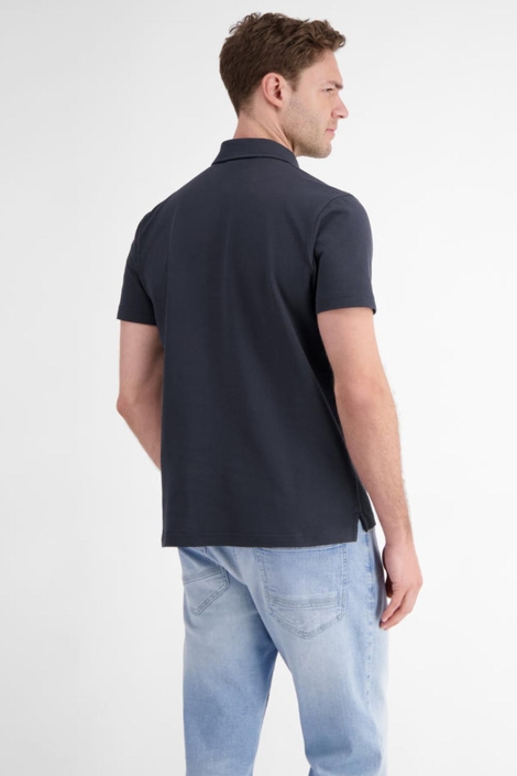 Lerros blauwe heren polo | Model achteraanzicht