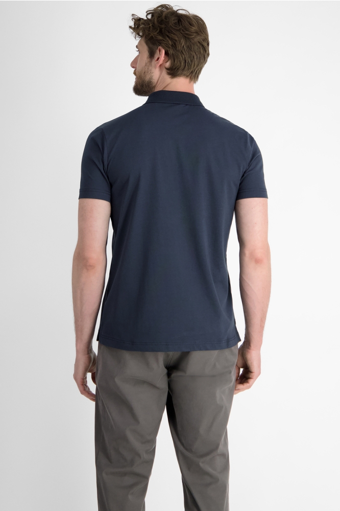 Lerros blauwe heren polo | Model achteraanzicht