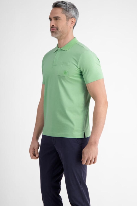 Lerros groene heren polo | Model zijaanzicht