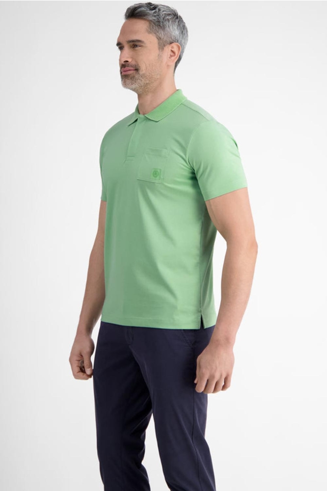 Lerros groene heren polo | Model zijaanzicht