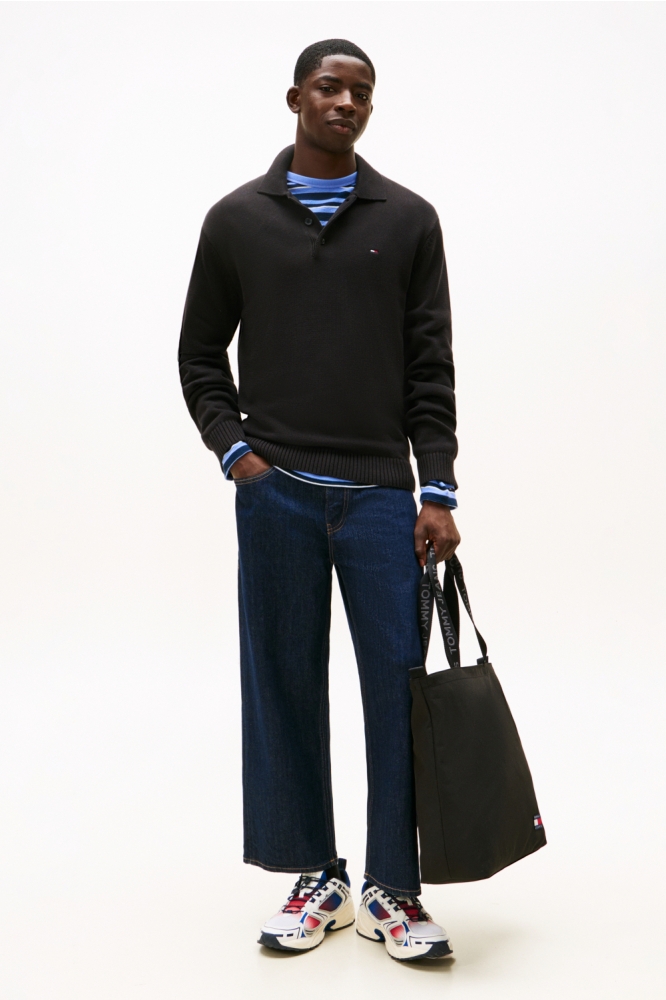 Tommy Jeans zwarte heren polo | Model