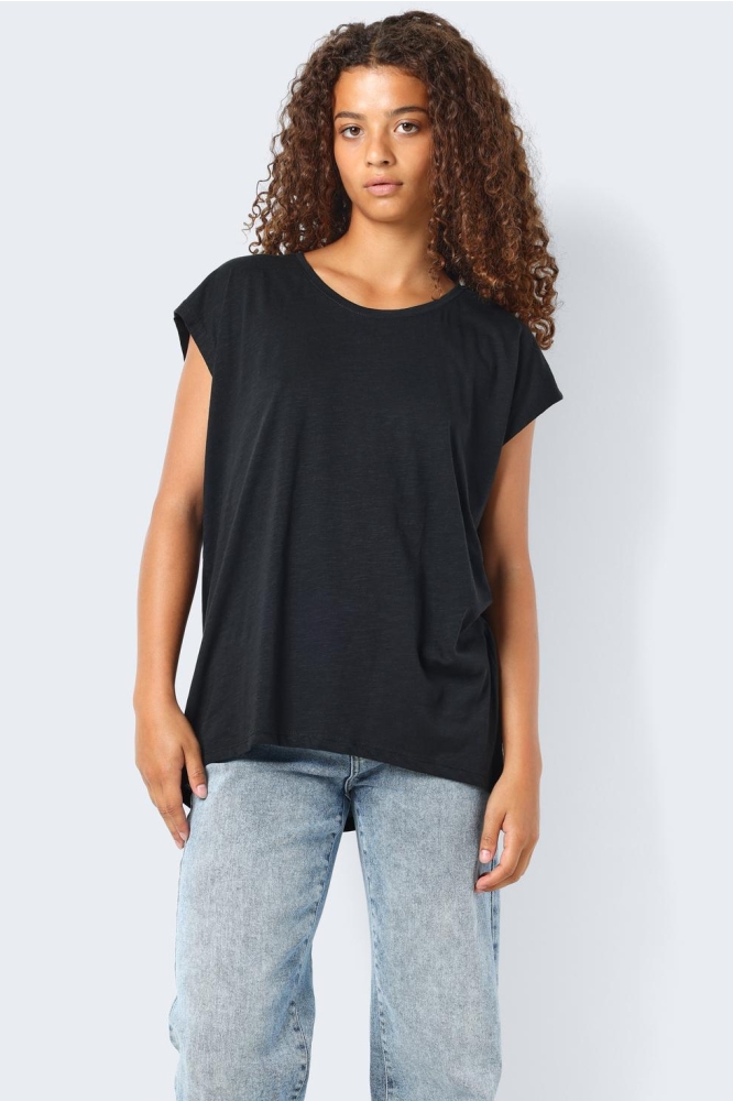 Noisy may zwarte dames t-shirt | Model vooraanzicht