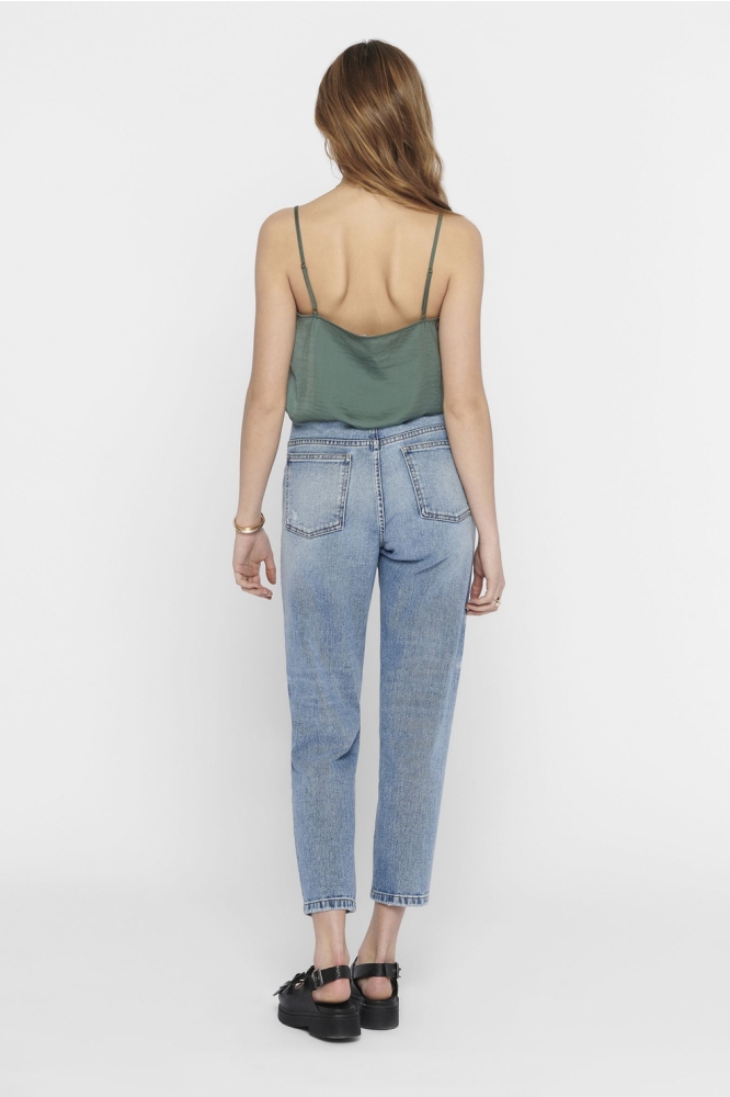 Only groene dames top | Model achteraanzicht