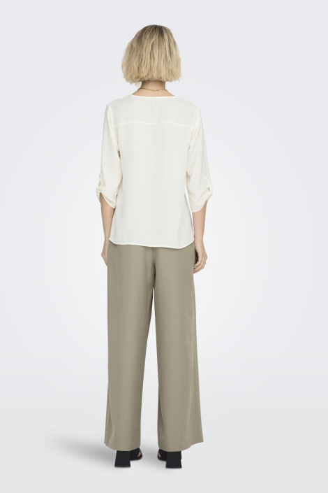 Jacqueline de Yong witte dames blouse | Model achteraanzicht