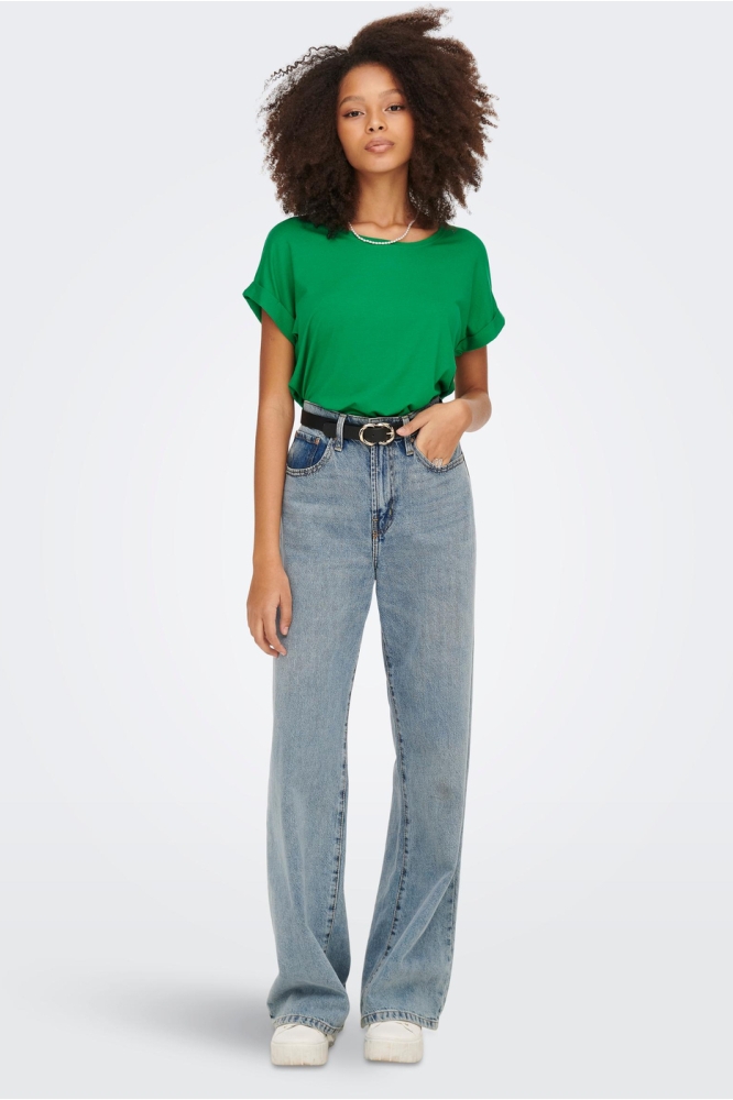 Only groene dames t-shirt | Model