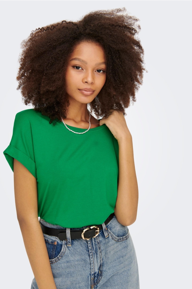 Only groene dames t-shirt | Model vooraanzicht