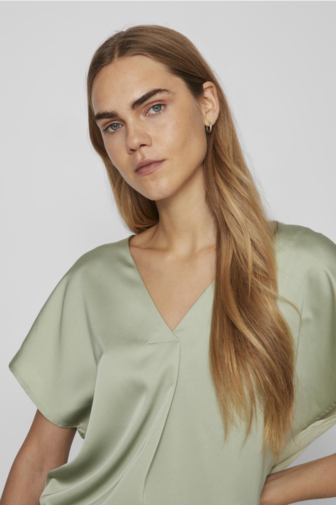 VIELLETTE V-NECK S/S SATIN TOP - NO 14089239 SWAMP