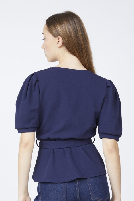SisterS point blauwe dames blouse | Model achteraanzicht
