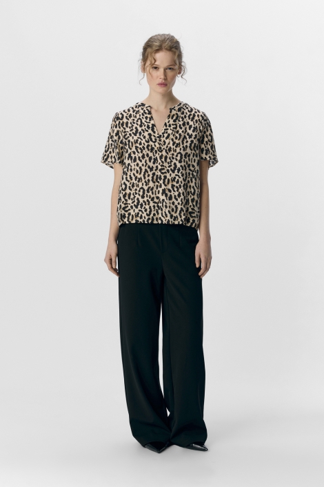 Object bruine dames t-shirt | Model