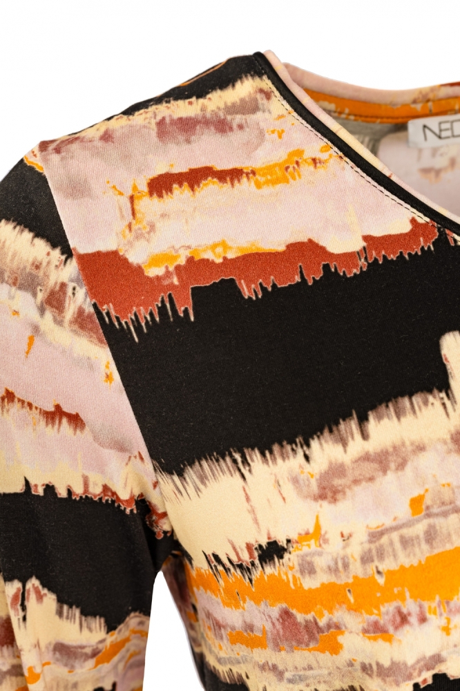 NED multi color dames t-shirt | Close up