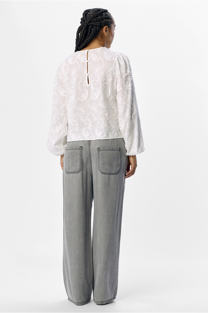 Object witte dames blouse | Model