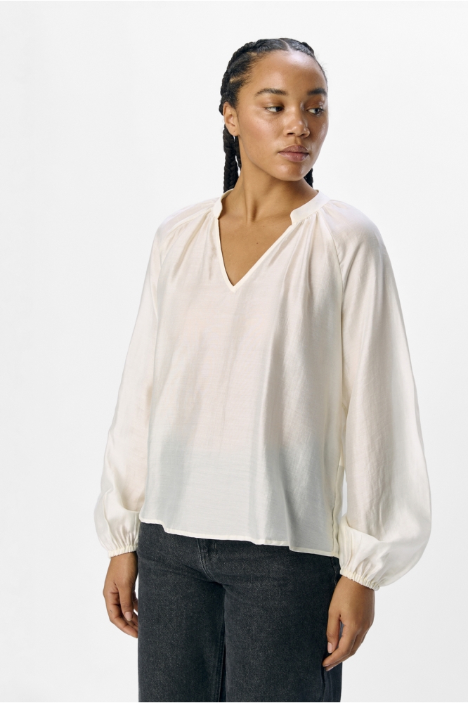 Object ecru dames blouse | Model