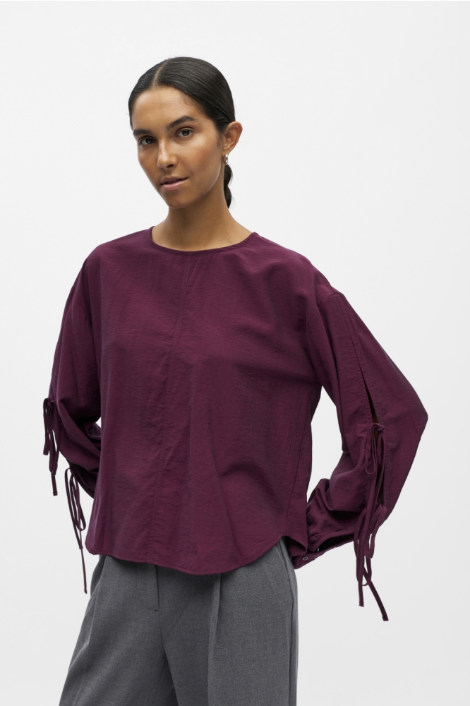 Object bordeaux dames blouse | Model vooraanzicht